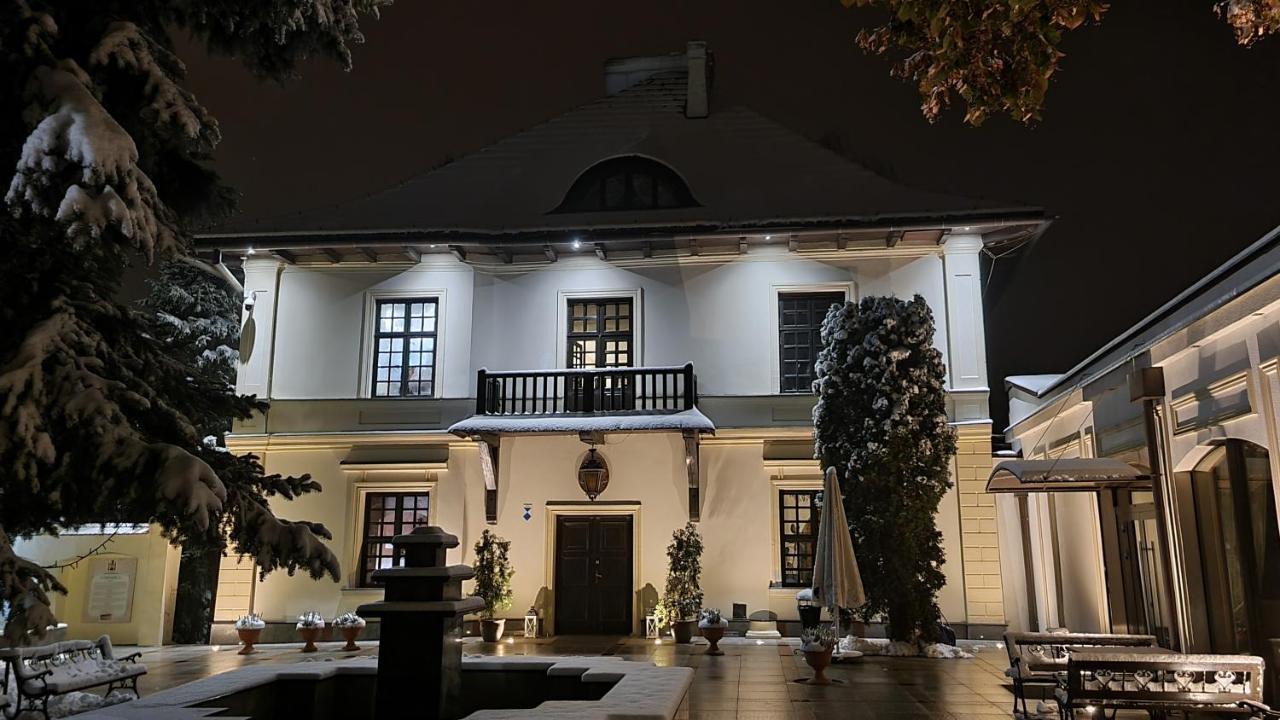 Bed and Breakfast Dwor Anna Ciecierzyn Esterno foto