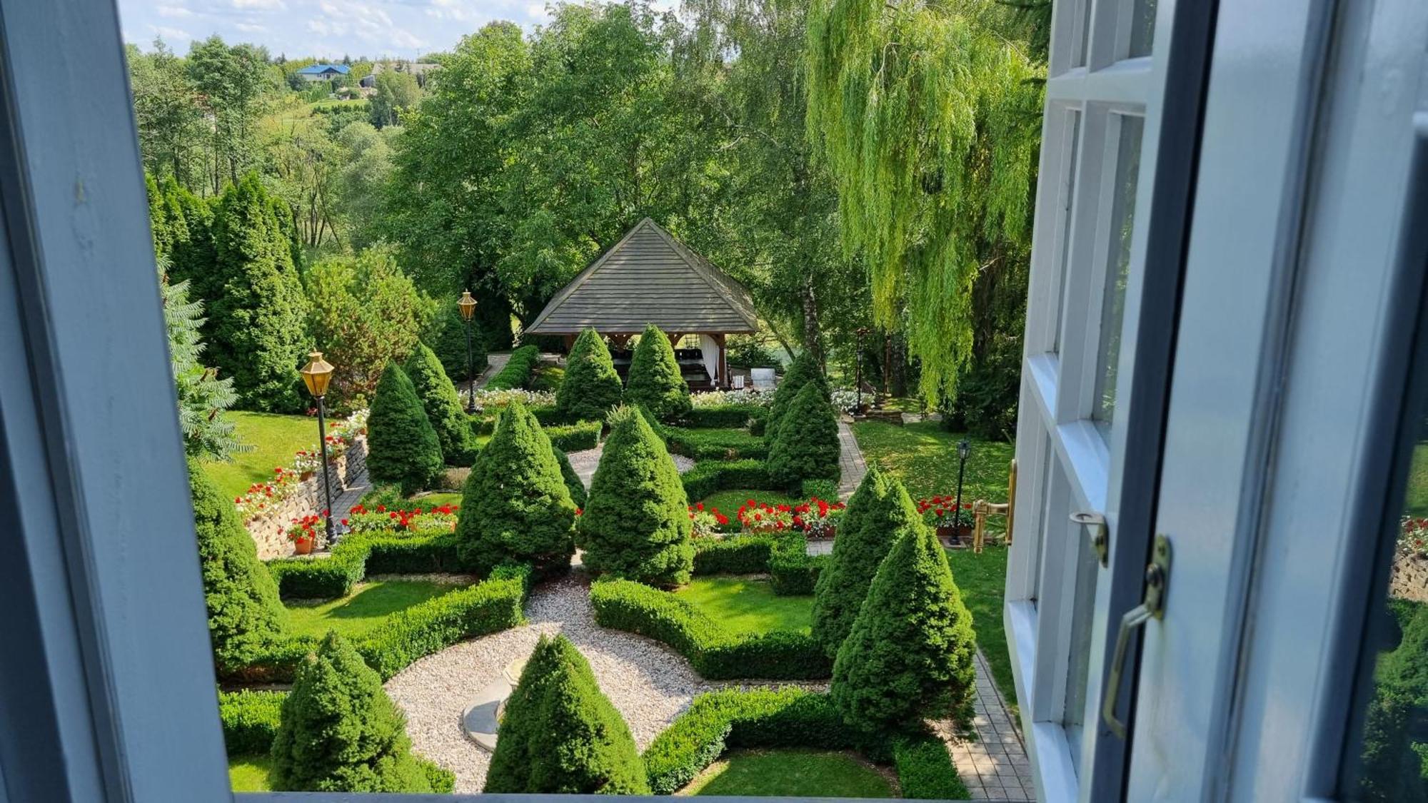 Bed and Breakfast Dwor Anna Ciecierzyn Esterno foto